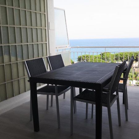 Costa Daurada Apartaments กัมบริลส์ ภายนอก รูปภาพ